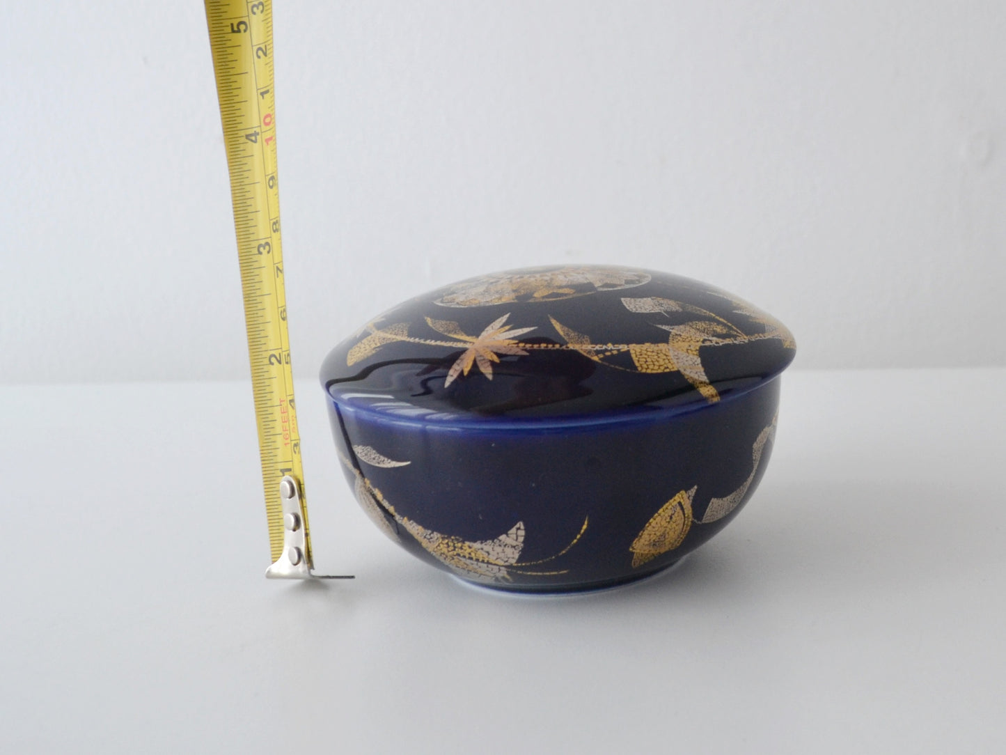 Manufacture de Monaco Lidded Porcelain Box — Cobalt Blue & Gold, Design de Rayons, Limited Edition 347/5000