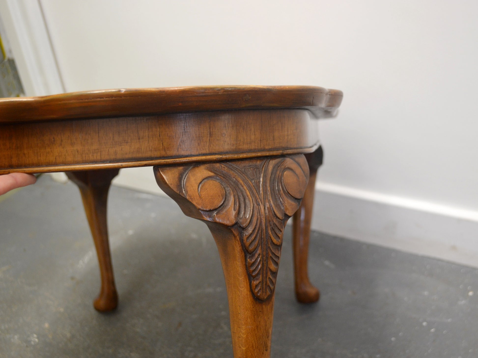 Burr walnut veneer grain detail, Queen Anne coffee table, Bevan Funnell Reprodux England, circa 1970s.