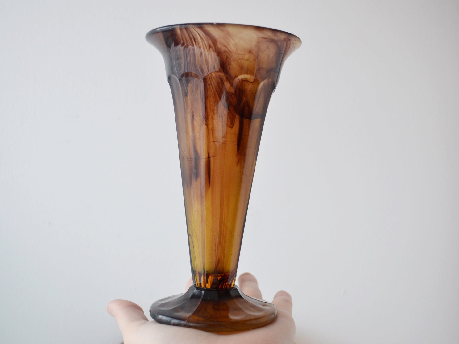 George Davidson amber Cloud Glass vase, tortoiseshell swirl detail, Art Deco England circa 1930s