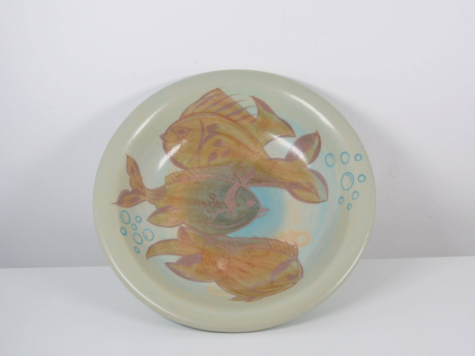 Gray's Pottery hand-painted fish charger, pattern A1017, Hanley circa 1932. Art Deco satin glaze, excellent condition. Rare early A-series piece.
