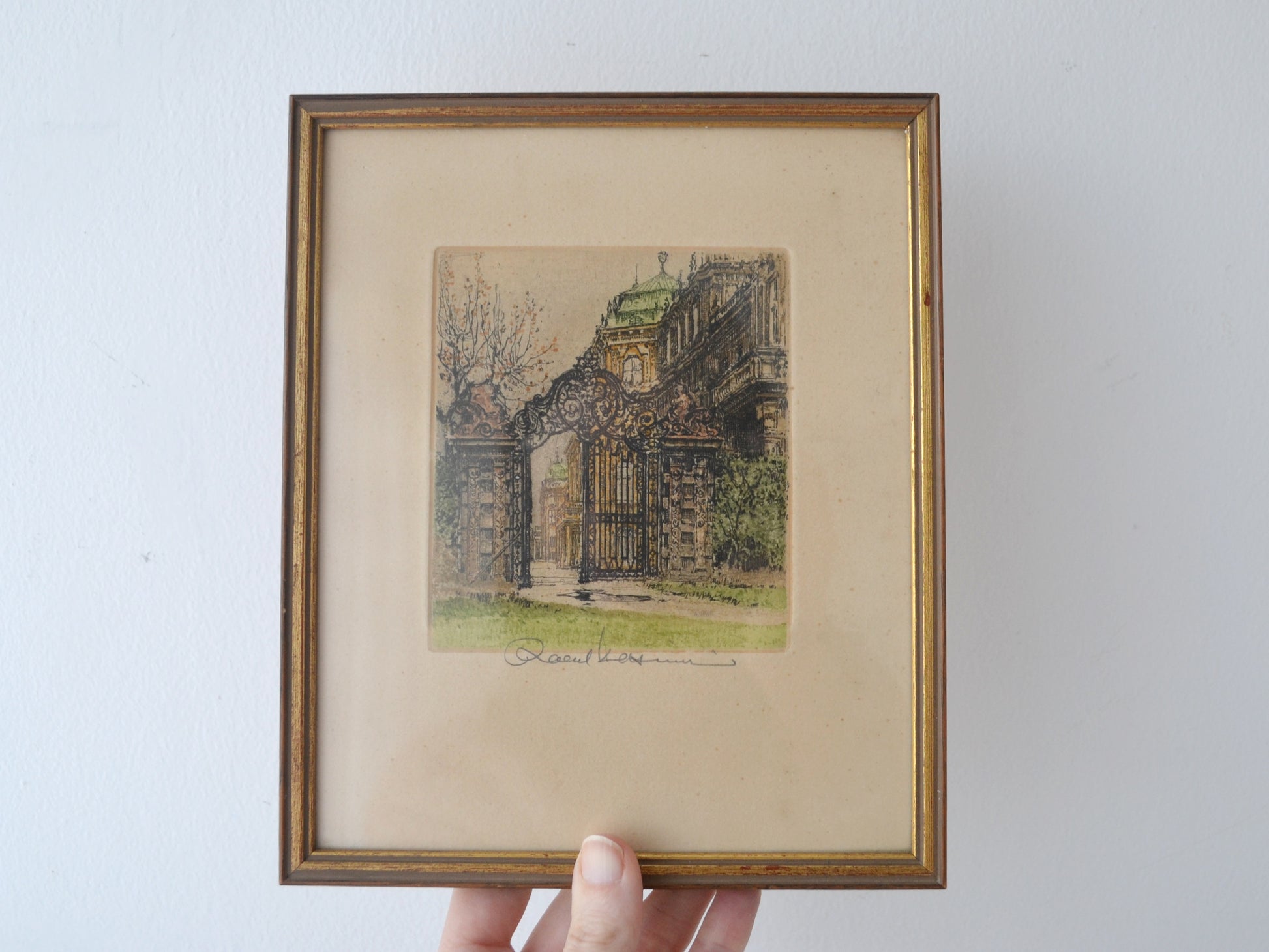  Robert Kasimir original colour etching, Belvedere Palace gate Vienna, hand signed, circa 1920s–30s, framed, front view.