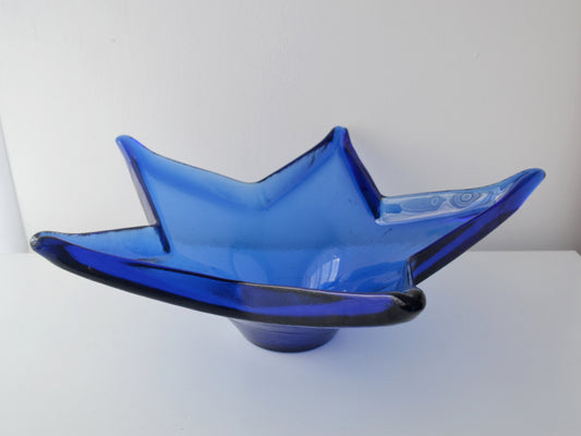 Cobalt blue glass starfish bowl, HSG Ząbkowice Poland, mid-century modern, circa 1970s, sculptural star form, front view.
