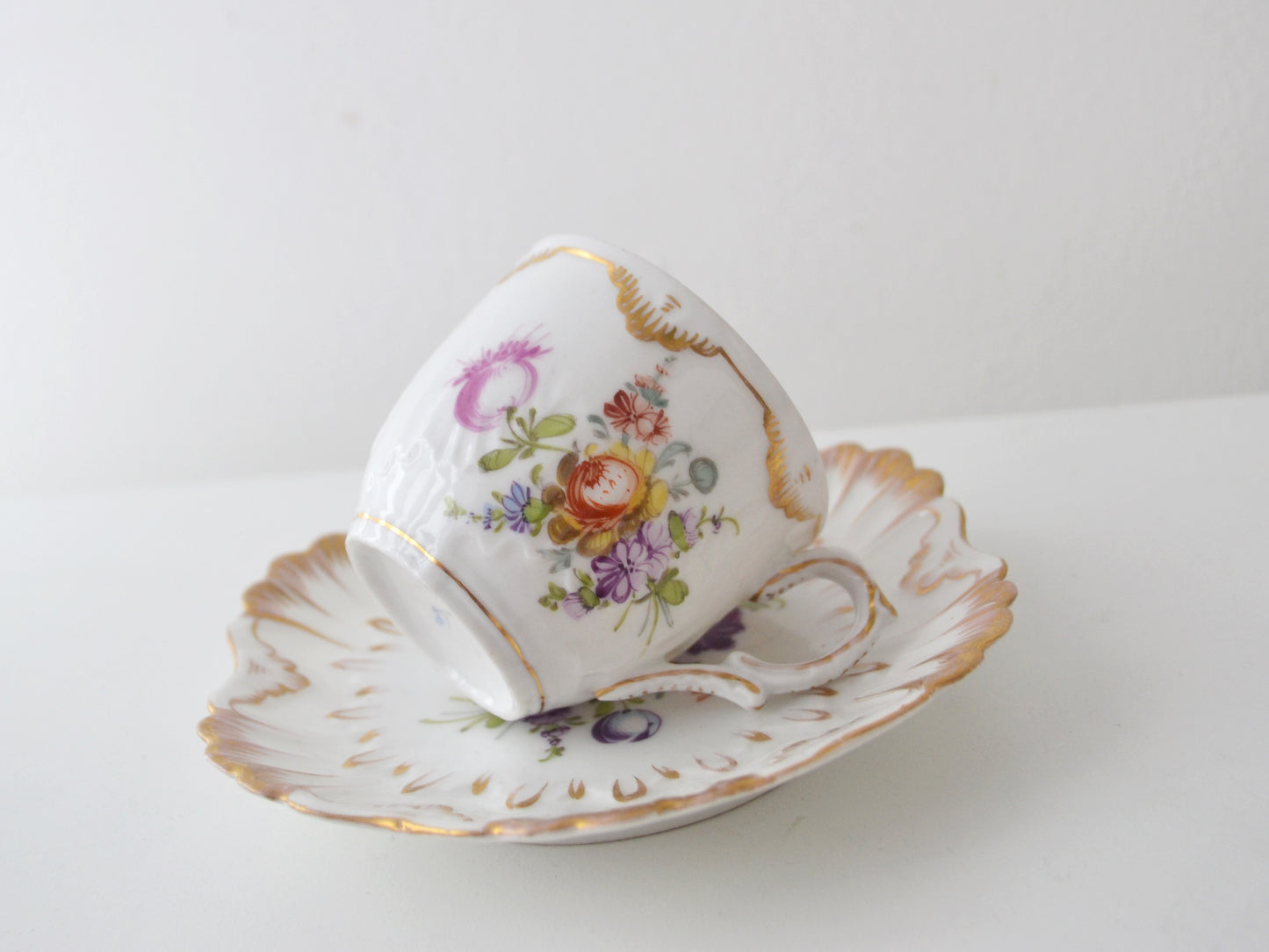 Dresden Porcelain Cup and Saucer — Hand-Painted Blumenmalerei, R. Grossbaum &amp; Söhne circa 1892–1914