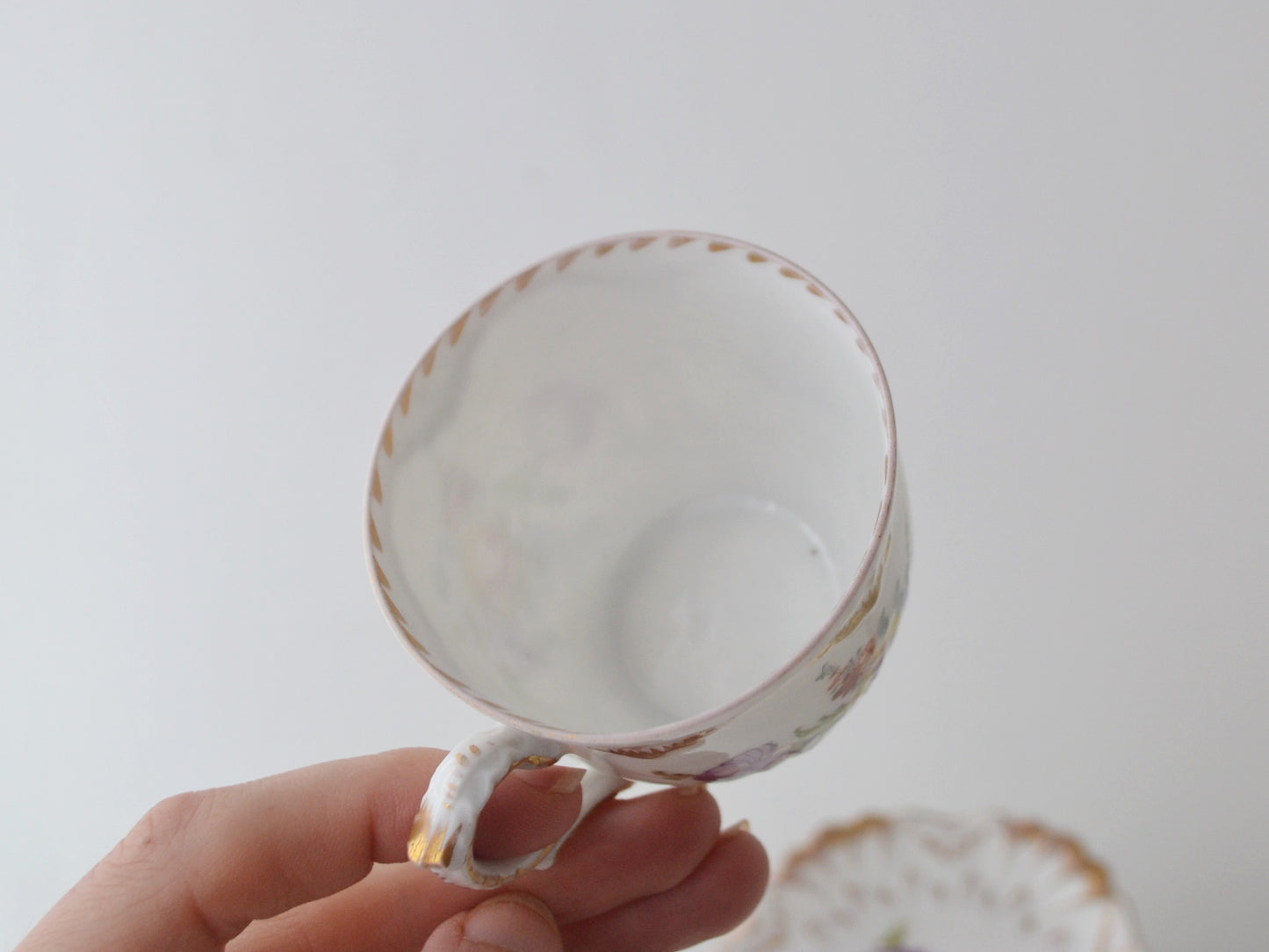 Dresden Porcelain Cup and Saucer — Hand-Painted Blumenmalerei, R. Grossbaum &amp; Söhne circa 1892–1914
