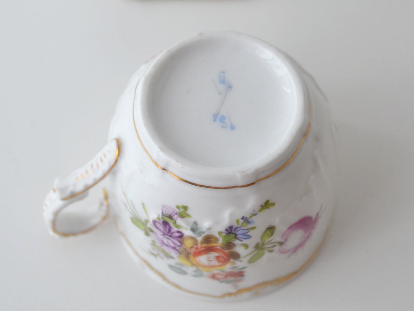 Dresden Porcelain Cup and Saucer — Hand-Painted Blumenmalerei, R. Grossbaum &amp; Söhne circa 1892–1914