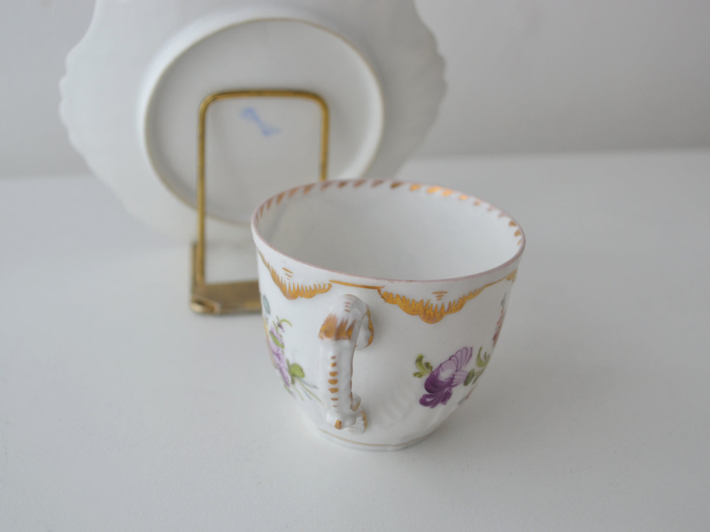 Dresden Porcelain Cup and Saucer — Hand-Painted Blumenmalerei, R. Grossbaum &amp; Söhne circa 1892–1914