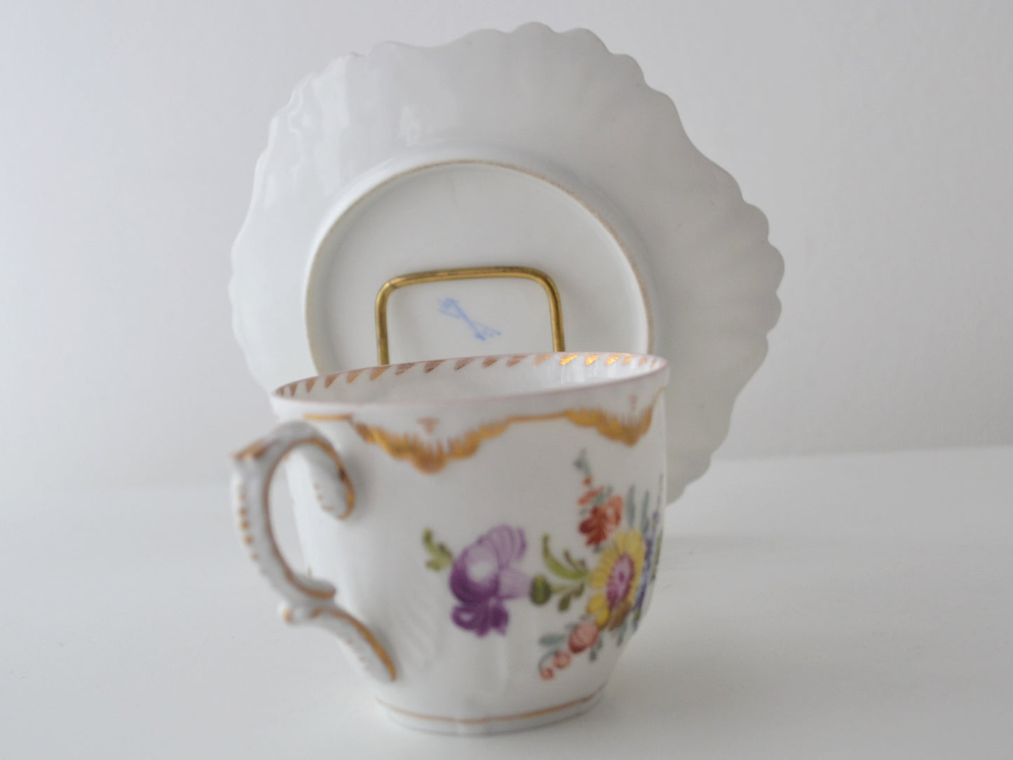 Dresden Porcelain Cup and Saucer — Hand-Painted Blumenmalerei, R. Grossbaum &amp; Söhne circa 1892–1914