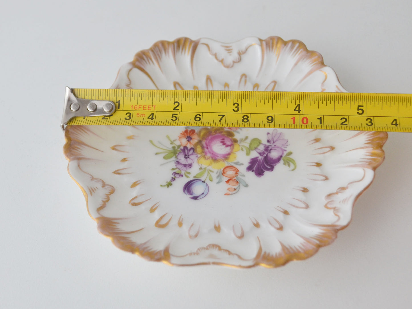 Dresden Porcelain Cup and Saucer — Hand-Painted Blumenmalerei, R. Grossbaum &amp; Söhne circa 1892–1914