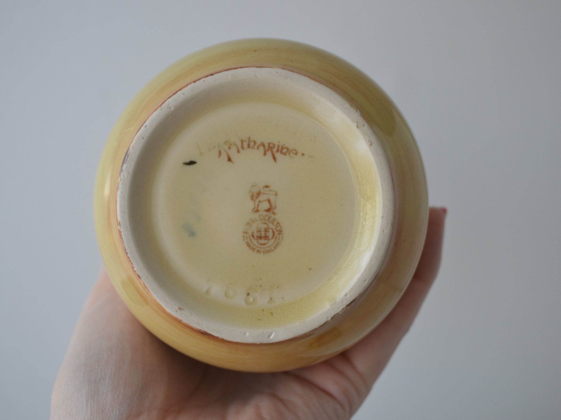 Royal Doulton lion backstamp Series Ware D3596, Made in England, circa 1914.