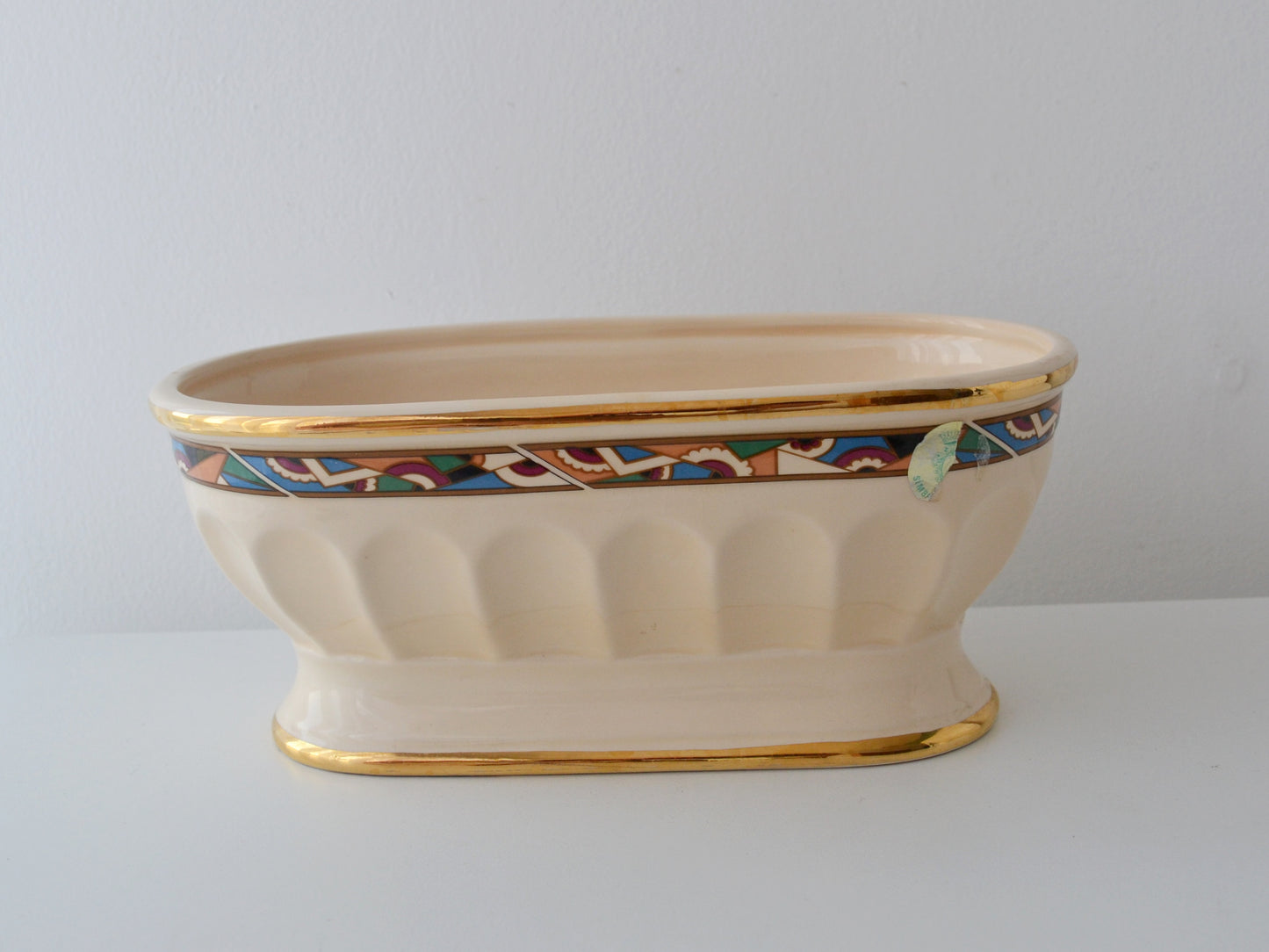  Frazarte Portuguese ceramic bowl, Art Deco style, gilt rim, front view. 