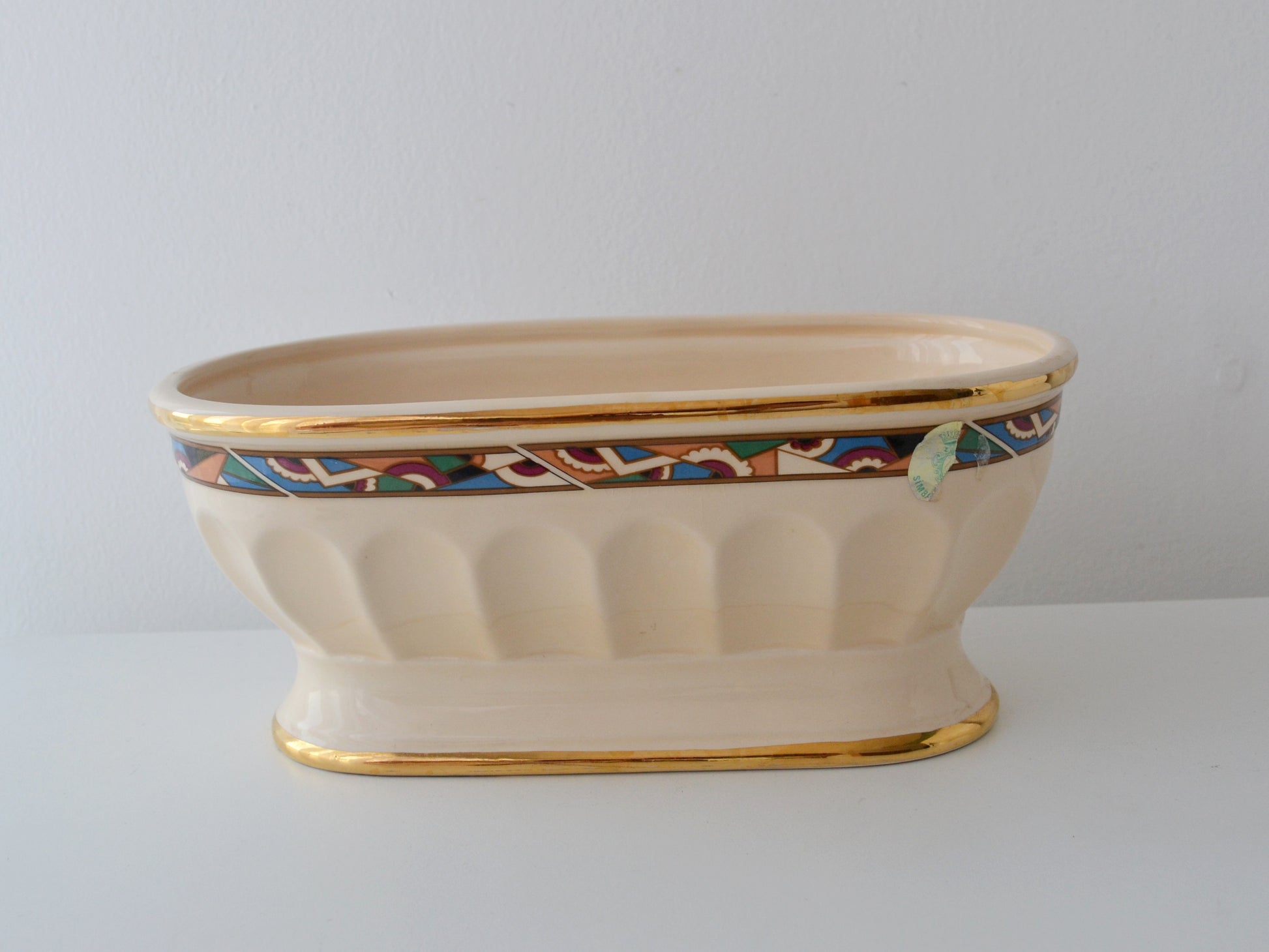  Frazarte Portuguese ceramic bowl, Art Deco style, gilt rim, front view. 